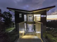 Gema Escondida-Newly Listed Home Nestled in the Jungle with Breathtaking Views Hotels in Dominical
