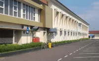 井裡汶薩帕迪亞酒店 - 汽車旅館