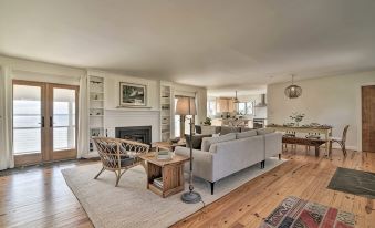 Charming Beach Cottage on Fishing Bay