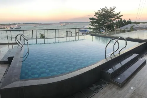 LOVINA 7-AE at One Residence (beside Harris Hotel) - 4-Star