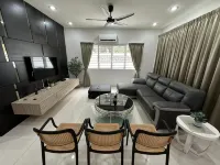 Landed House Gelugor 5BR 3B-20pax by 3C - Wifi