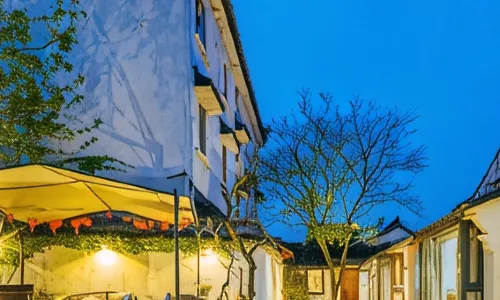 Floral Hotel·Zerunju Light Luxury Hotel