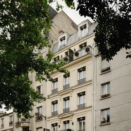 Hôtel Leon Отели рядом с достопримечательностью «Театр Ля-Сигаль»