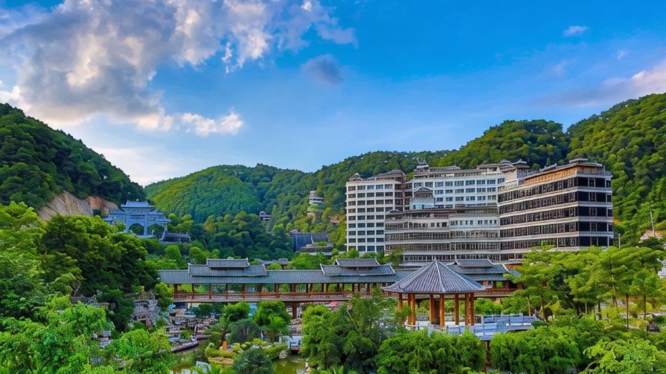 Longmen Shuidu Yangxin Valley Hot Spring Hotel