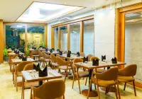 AraamView Hotel