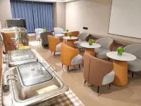 Jinyue Hotel (Jiuhua Economic Development Zone Xiangtan North Station)