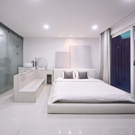 The South Sea, Spa Hill Pension