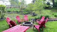 Large Outdoor Space with Saltwater Hot Tub, Fire Pit, Gardens, and Deck in OOB! - Apartments