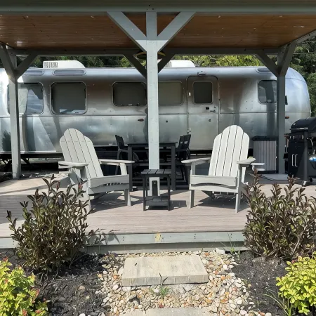 Luxury Airstream Glamping Unit 4 of 6, On-Site Hiking, Private Hot Tub and Sauna