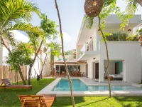 GRAND VILLAS ~ Private Chef, 2 Pools & Concierge - Villas