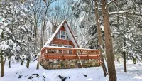 Cozy A-Frame ~ Ski Resorts • Game Room • EV • FirePit • Pets - Alppimaja