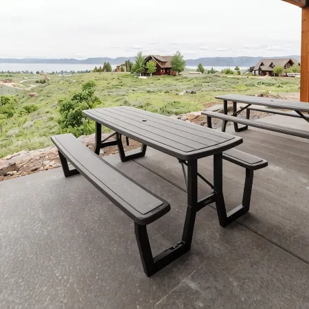 NEW! Lake View! Access to Ideal Beach, Pools, Mini Golf and more. 2 King Suites