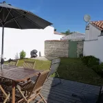 Vacation Home in La Flotte en Ré : 90m², 3 Bedrooms and Private Garden - 무료 와이파이
