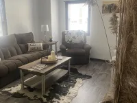 Charming 2-bedroom apartment with WiFi, AC in Wabash. Hotels in Wabash