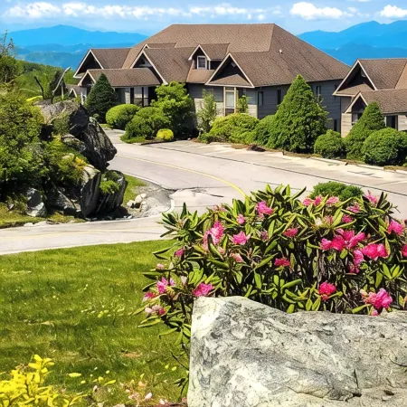 Updated condo at 5100' with breathtaking views!