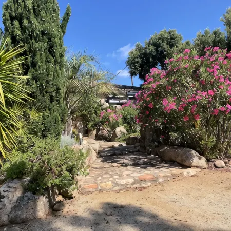 Near Porto Vecchio, Superb villa with private pool, sleeps 10