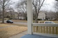 Historic Old West Lawrence - Minutes to beautiful Mass St, KU, Sports Pavillion