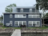 Spacious 5 Bedroom 4 Bathroom Home on Conesus Lake with 100 ft of Lakefront - Homestays