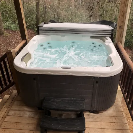 Cabin*3 Master Bedrooms*Hot Tub*WiFi*Game Room*Book For Now Spring & Summer