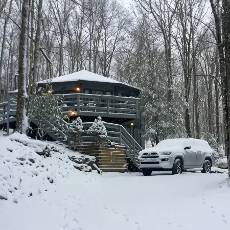 Unique Round House on Beech Mtn -Ski, Hike, Golf, Fish-Near Wineries & Parkway