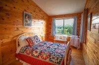 Cliffhanging Cabin over French Broad River between Hot Springs, NC and Gatlinburg Tn - Balkon