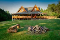 Bear Pause Log Cabin in the Great Smoky Mountains