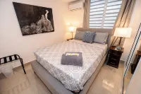 Spacious Retreat with Private Jacuzzi and Tropical Patio - balcony
