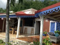 Sainte-Anne, typical villa for 4-6 people Sea view, directly on the beach. - 3 ดาว