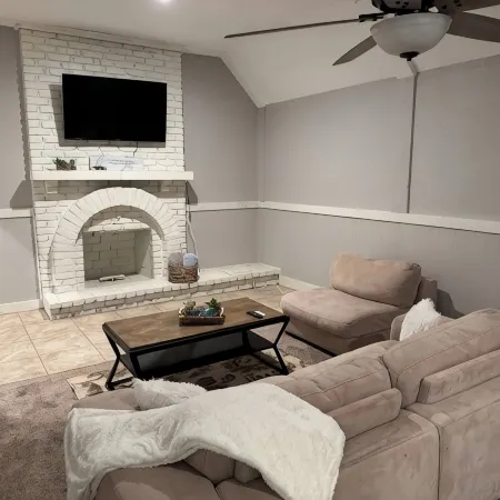 The Amazing 4 Bed 2 Bath of Independence