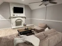 The Amazing 4 Bed 2 Bath of Independence - Homestays