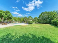 PARADISE RETREAT A 3/2 PET FRIENDLY POOL HOUSE Hotels in West Bradenton