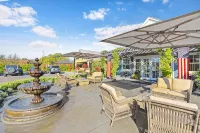 Sonoma Bungalow Studio Suite 6 is located just steps from Historic Sonoma Plaza