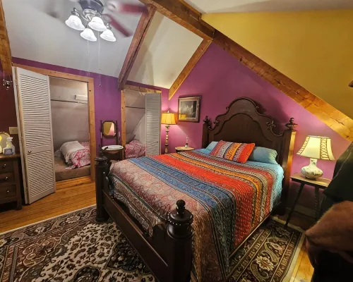 Nature Lovers Paradise- Rustic Cabin on 2 Acres with a Creek! Hotels in Cheatham County