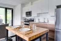 Perfect SLOCAN Getaway Suite - Beach - Hike - Bike - Homestays