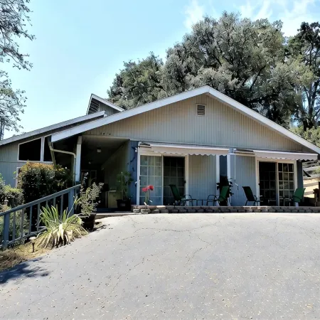 Family-Friendly, Pet-Friendly, 2 Minute Drive To Everything In Oakhurst