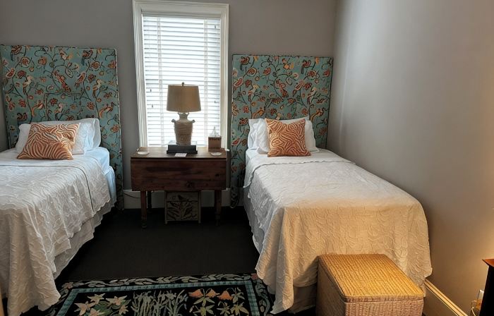 Spacious living in Historic Georgetown with shops, dining, museums steps away!