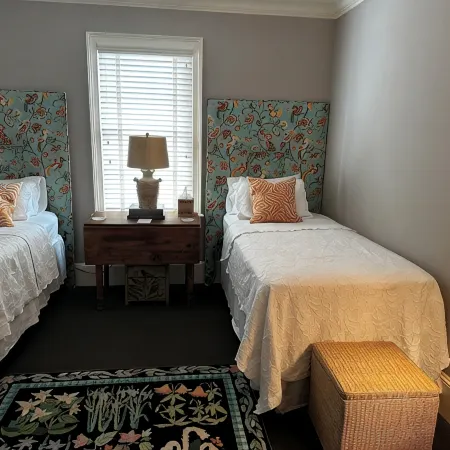 Spacious living in Historic Georgetown with shops, dining, museums steps away!