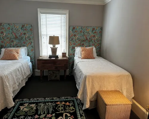 Spacious living in Historic Georgetown with shops, dining, museums steps away! Hotels in Georgetown