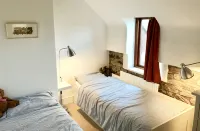 "Home from Home" in the Bannau Brycheiniog with stunning views of the Usk Valley