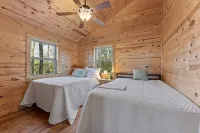 Nature Retreat Near Buffalo River w/ Hot Tub - Chalets