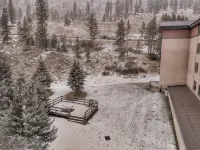 Copper Center Village. Newly renovated. Gas Fireplace. FREE Underground Parking. Hotels in Copper Mountain