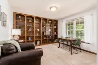 Weekend Retreat~Hot Tub~Game Room~Putt Putt - 4-Star