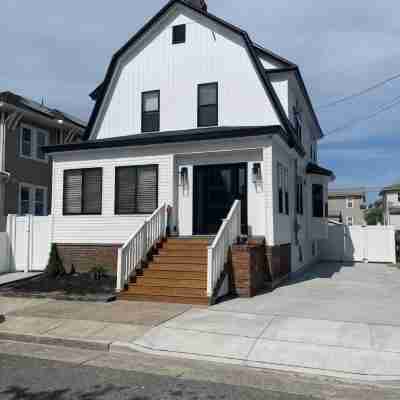 2.5 blocks from Beach in Lower Chelsea area of A.C Hotel Exterior