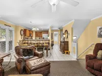 Downtown Condo - Only Condo Facing Main Street - 4 星級