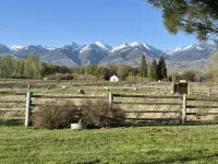 The Ranch House Cabin at J&J Cabins