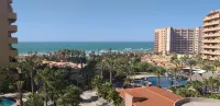 Relax in 2-bed/2-bath Condo; Luxurious Patio Overlooking Plush Resort and Ocean - Træningscentre