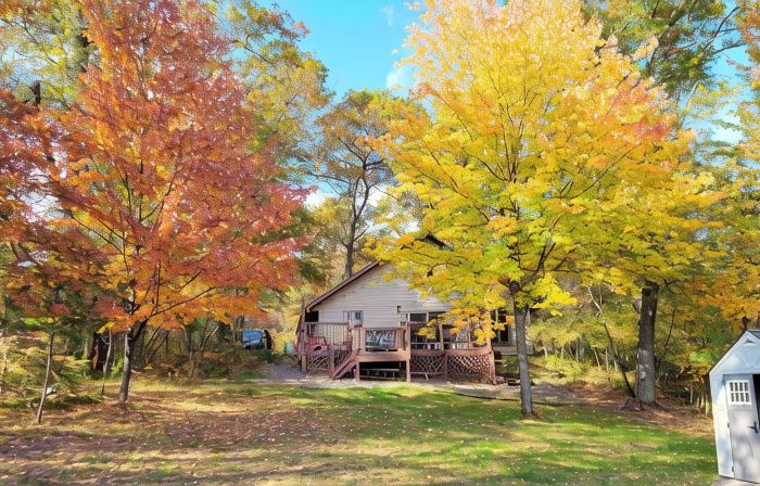 Cabin on a private lake near ATV trails