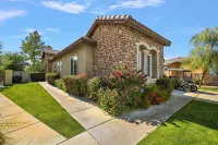 🌟Sun-Kissed Oasis,  Entertainers Dream on the Golf Course⛳ w/ Private Pool 💦 - 4-Star