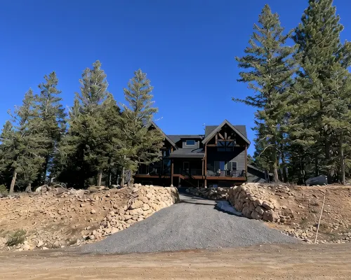 Stunning Luxury Executive Style Cabin 7 BR 4.5 BA Hi Speed Wi-Fi Hotels in Kane County