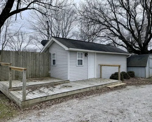 Quaint, tiny home in the small town of Bainbridge.  Newly remodeled. Hotels in Putnam County